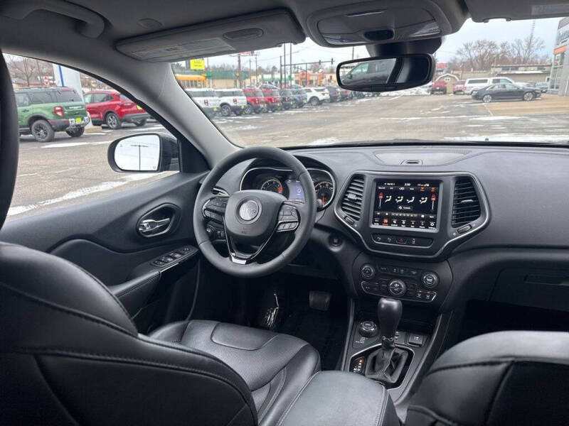 2023 Jeep Cherokee Altitude Lux