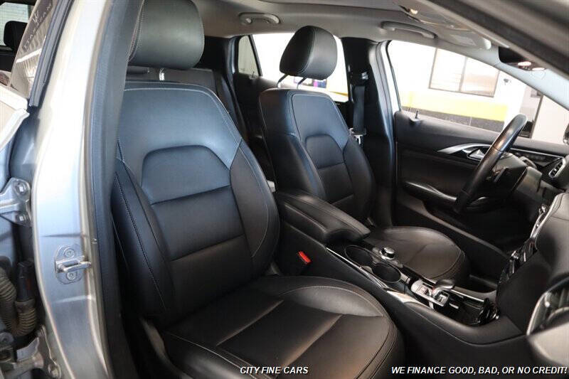 2019 Infiniti QX30 Essential