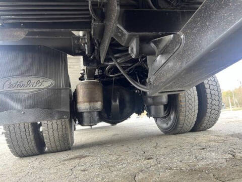 2009 Peterbilt 335