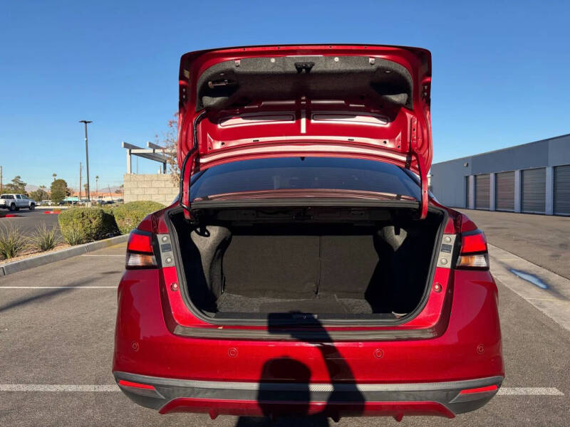 2020 Nissan Versa SR