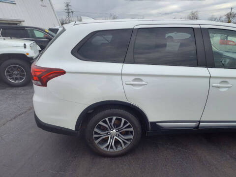 2018 Mitsubishi Outlander ES