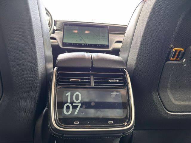 2024 Rivian R1S Adventure