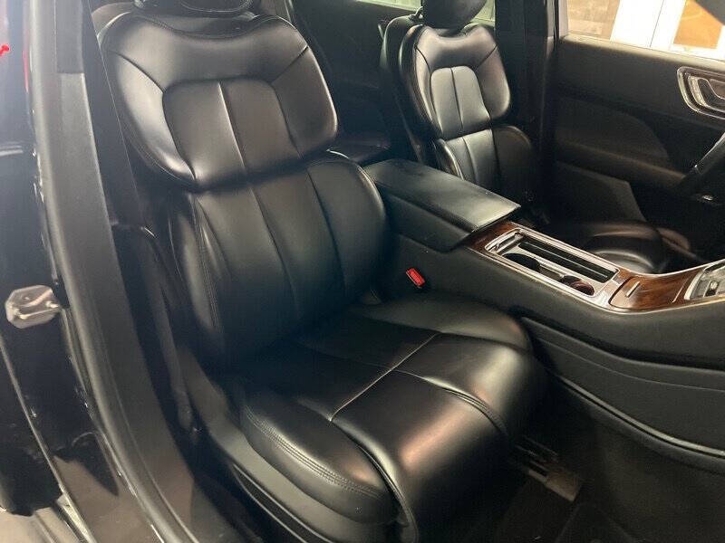 2017 Lincoln Continental Premiere