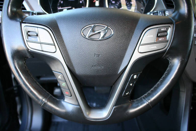 2017 Hyundai Santa Fe Limited Ultimate