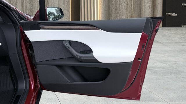 2023 Tesla Model X Standard Range
