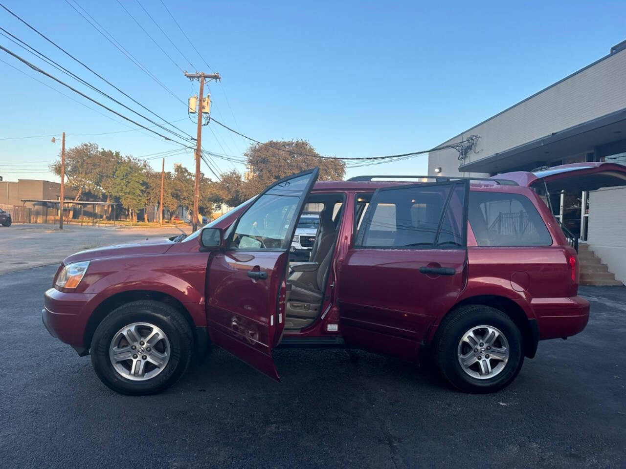 2005 Honda Pilot for sale at Sarenco Auto Inc in Dallas, TX