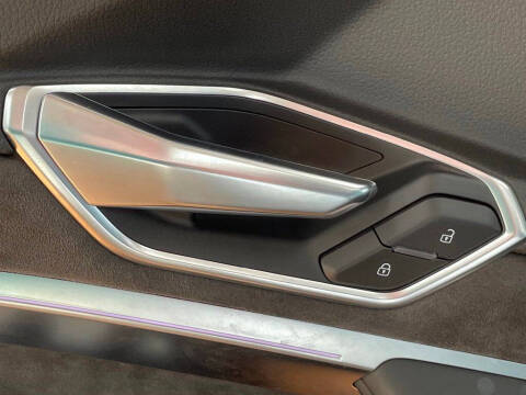 2019 Audi e-tron quattro Prestige