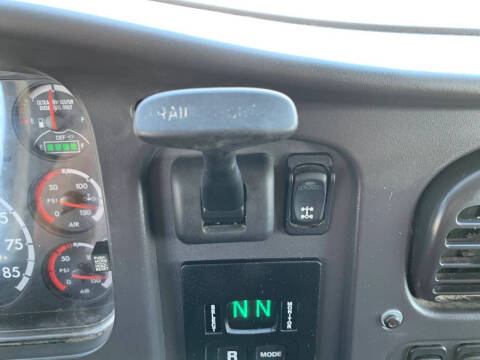 2015 Freightliner M2 106