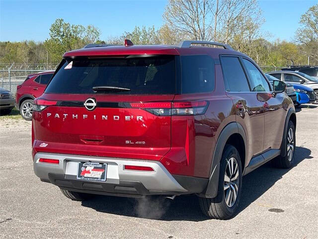2025 Nissan Pathfinder SL
