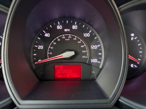 2013 Kia Rio 5-Door LX