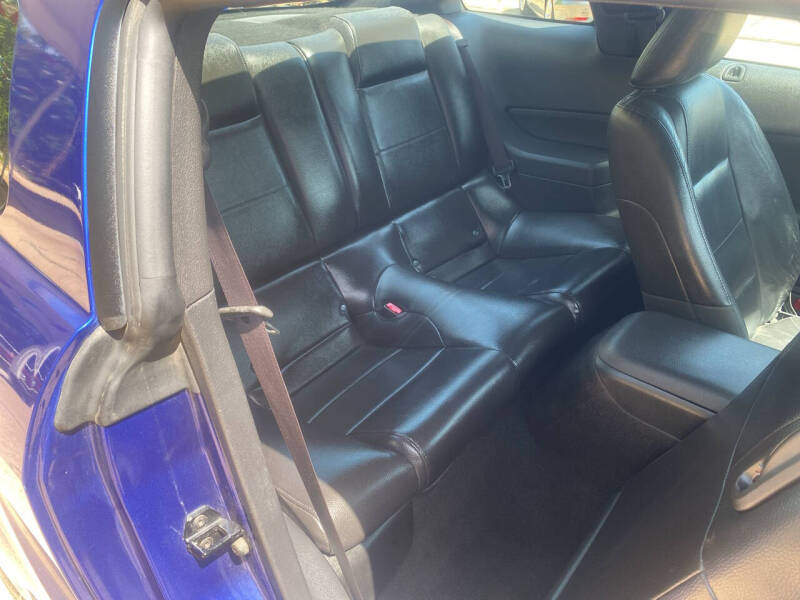 2005 Ford Mustang V6 Deluxe