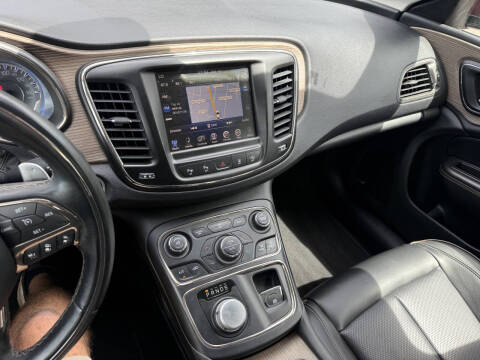 2015 Chrysler 200 C