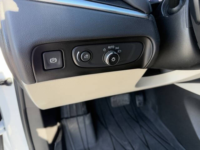 2021 Buick Enclave Essence