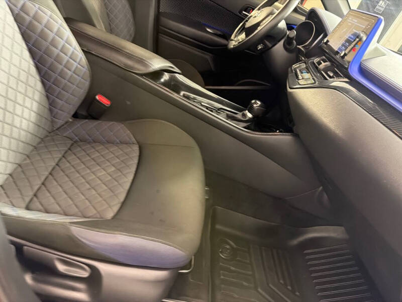 2020 Toyota C-HR XLE