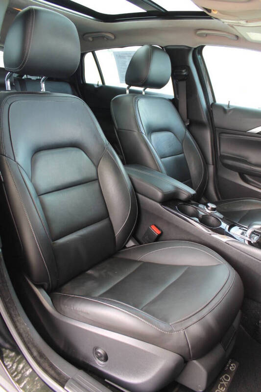 2017 Infiniti QX30 Premium