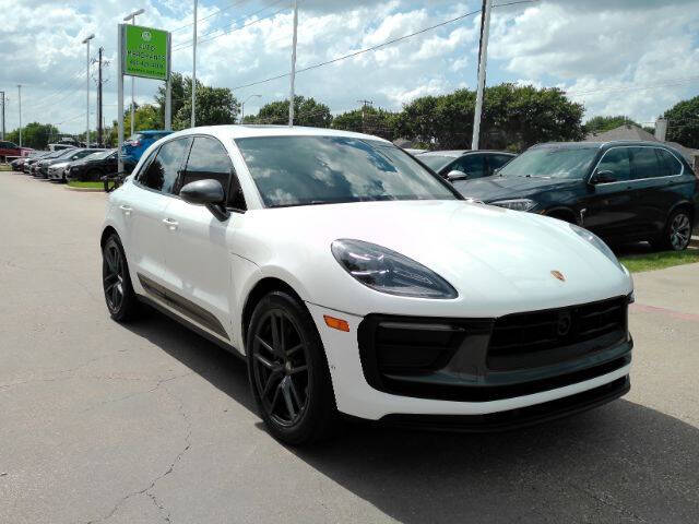 2023 Porsche Macan T