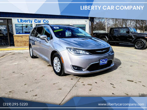 2017 Chrysler Pacifica for sale at Liberty Car Company in Waterloo IA