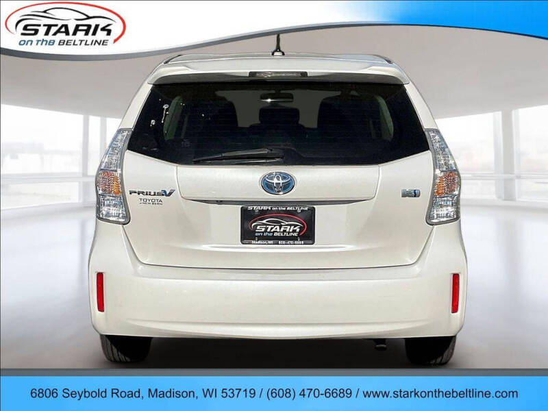 2013 Toyota Prius v Three