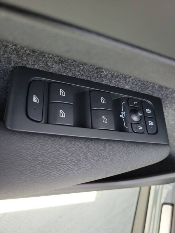 2026 Volvo XC40 B5 Core