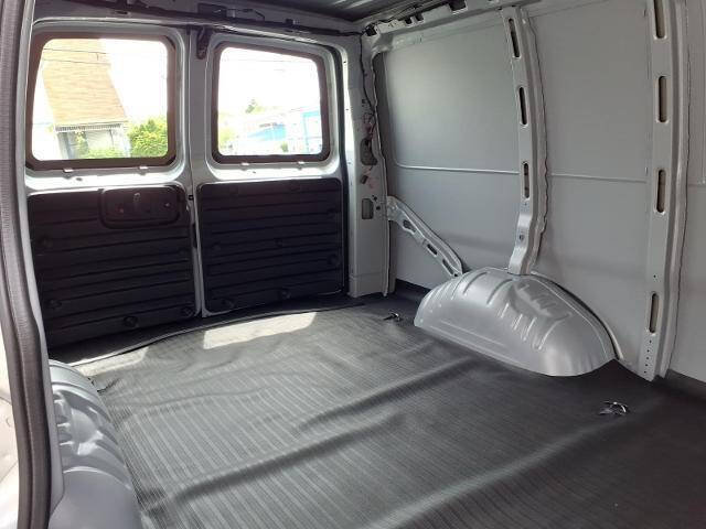 2025 Chevrolet Express 3500