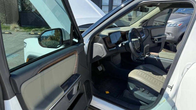 2023 Rivian R1S Launch Edition