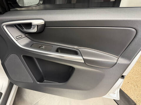 2017 Volvo XC60 T6 Dynamic