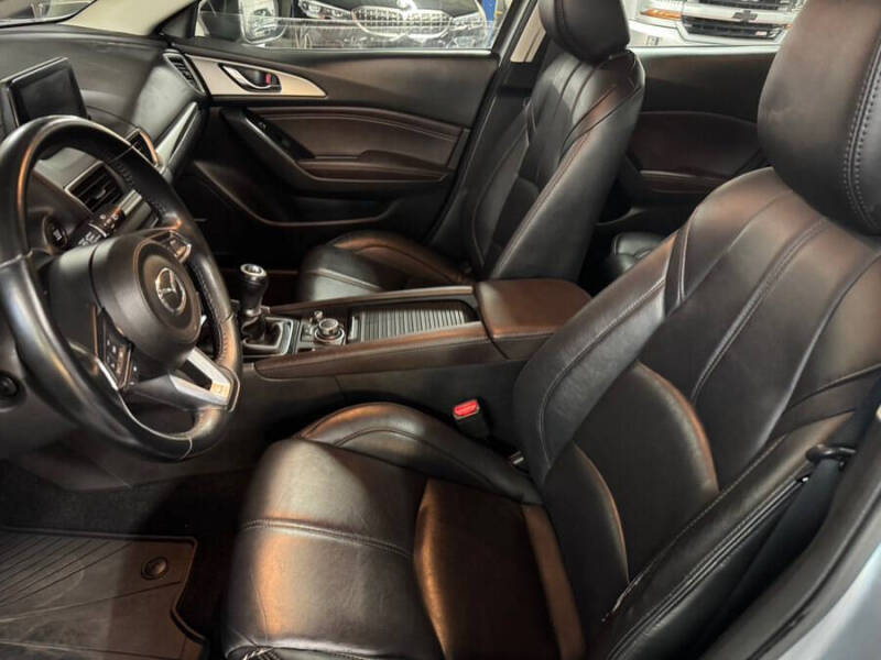 2018 Mazda MAZDA3 Touring