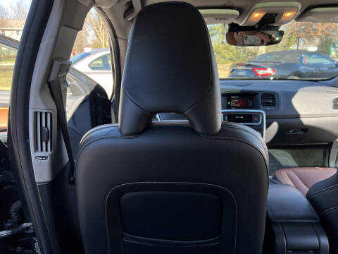 2015 Volvo V60 Cross Country T5 Platinum