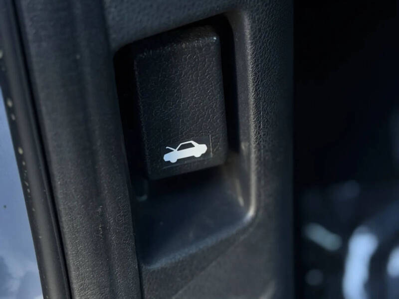 2022 Honda Pilot Touring w/Rear Captain's Chairs