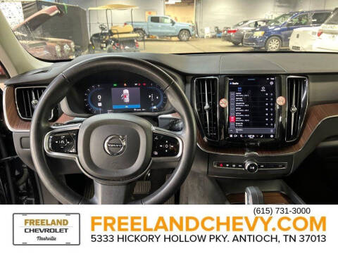 2023 Volvo XC60 B5 Plus Dark Theme