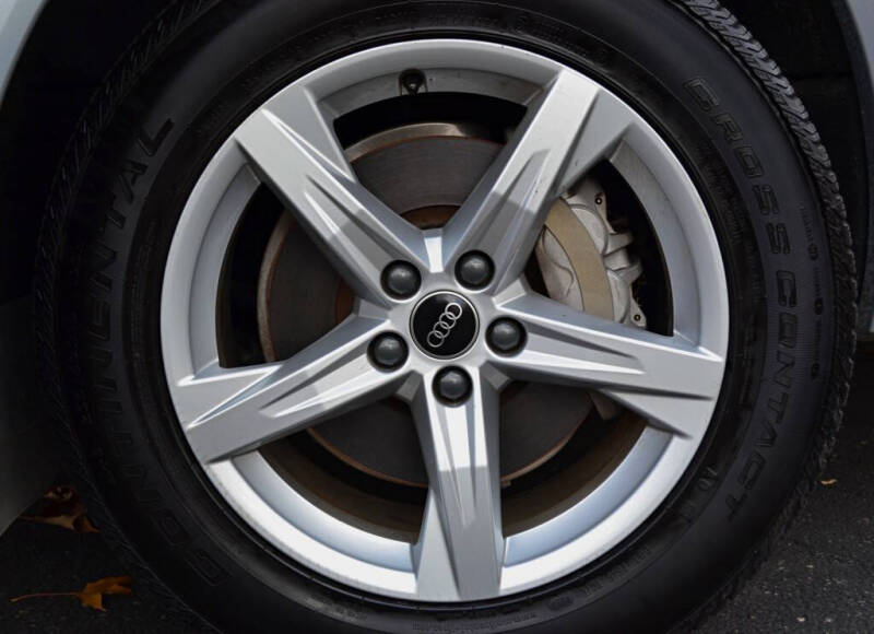 2023 Audi Q5 quattro Premium 40 TFSI