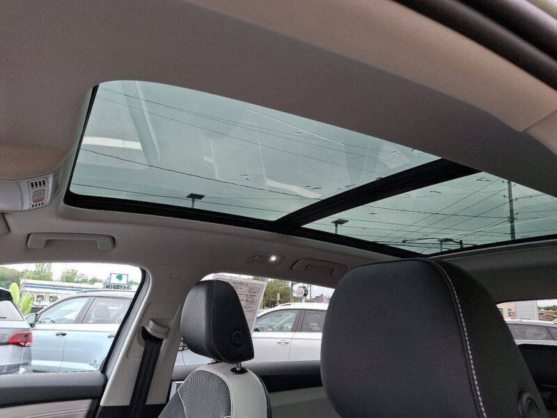 2025 Volkswagen Taos SE 4Motion