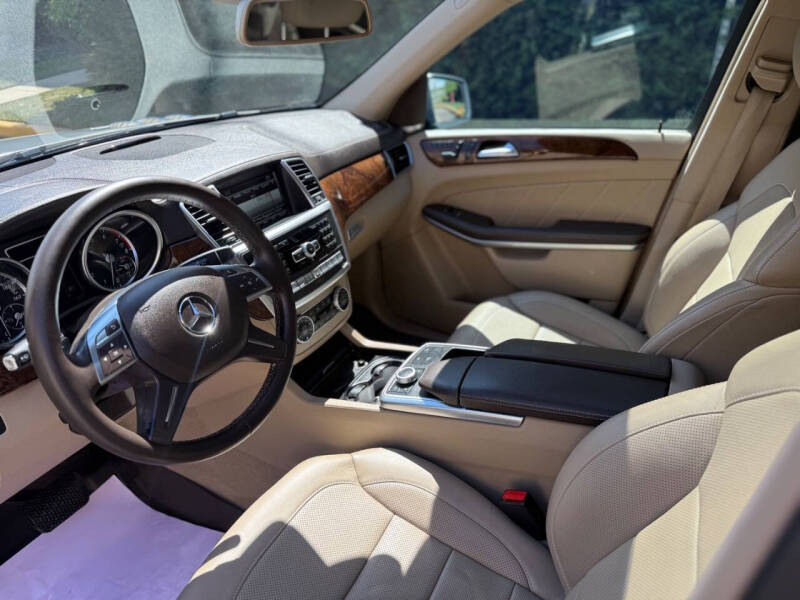 2014 Mercedes-Benz GL-Class GL 550 4MATIC