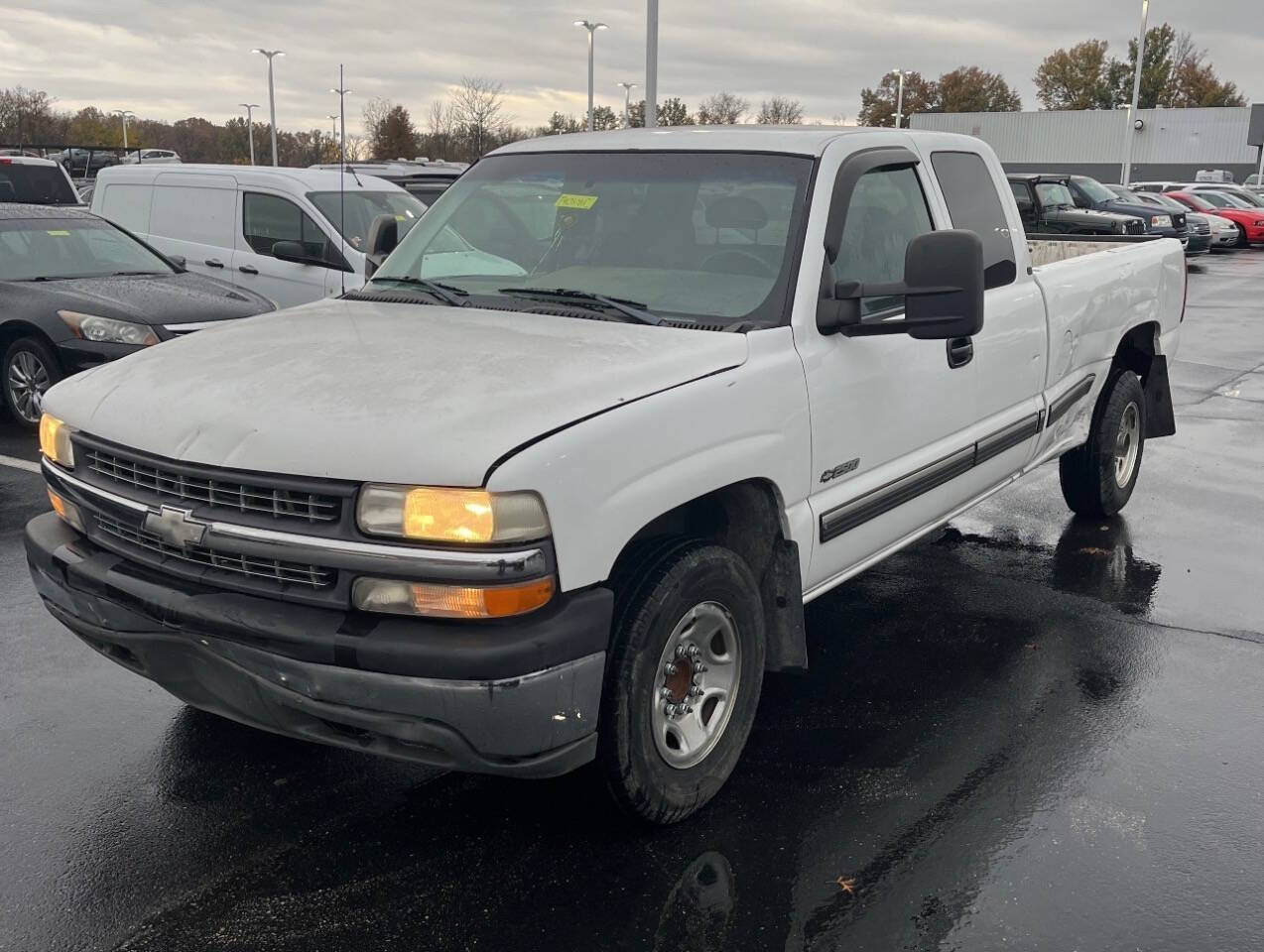 2000 Chevrolet Silverado 2500 for sale at HEARTLAND AUTO SALES in Indianapolis, IN