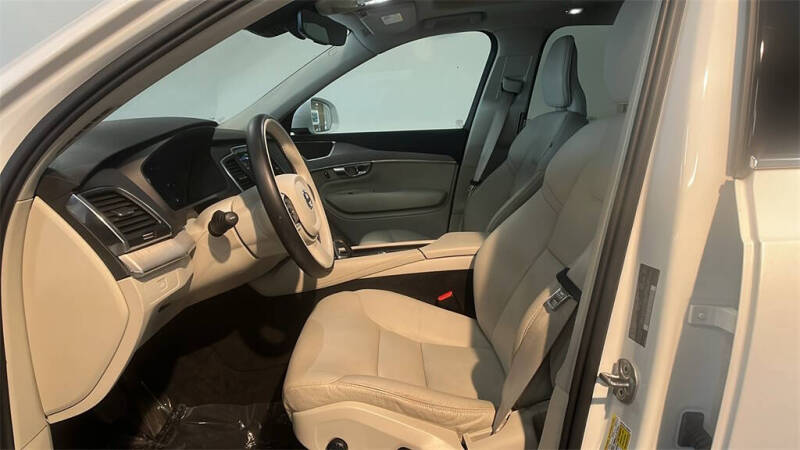 2023 Volvo XC90 B5 Core