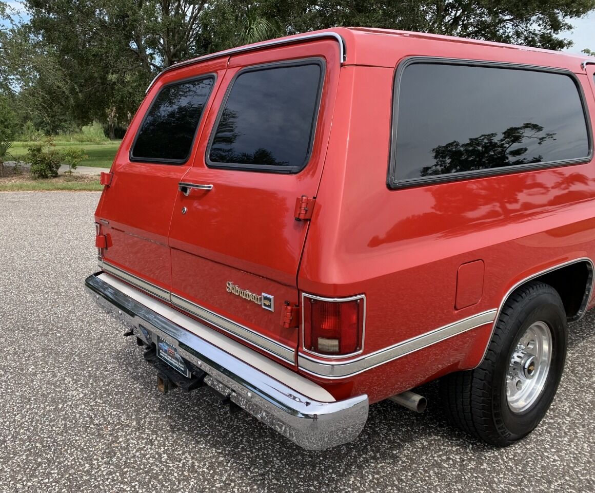 1987 Chevrolet Suburban 38