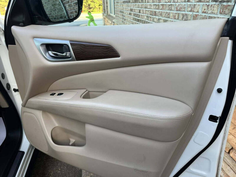 2017 Nissan Pathfinder Platinum