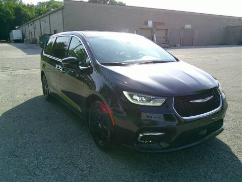 2023 Chrysler Pacifica Touring L