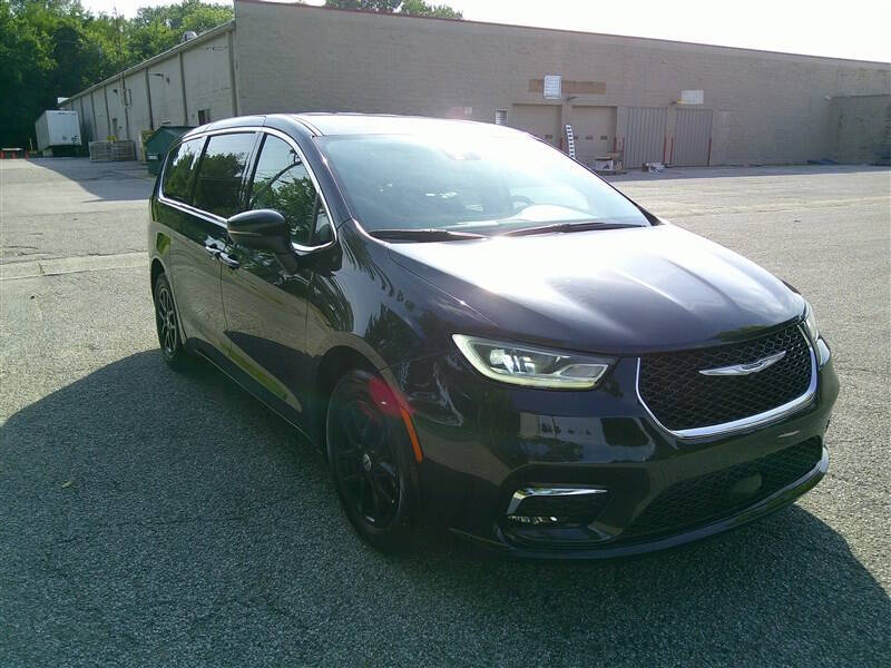 2023 Chrysler Pacifica Touring L