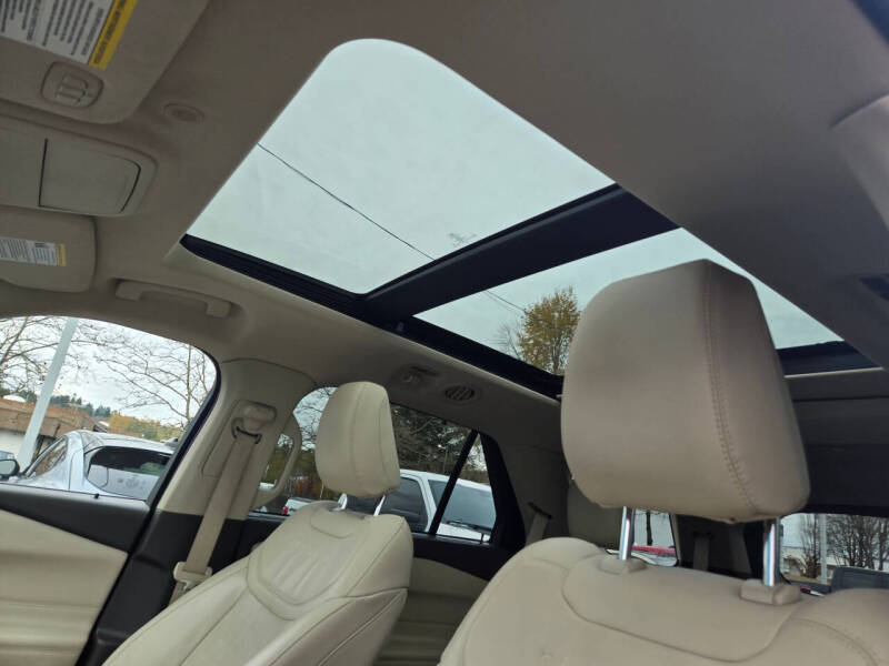 2022 Ford Explorer Platinum