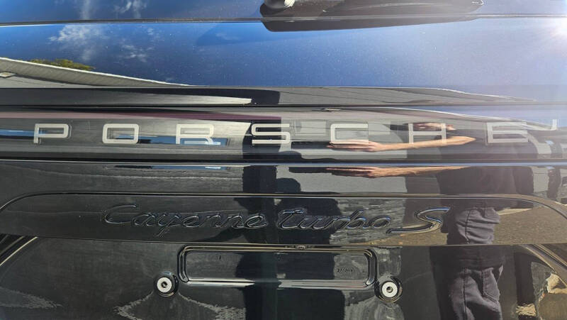 2022 Porsche Cayenne Turbo S E-Hybrid