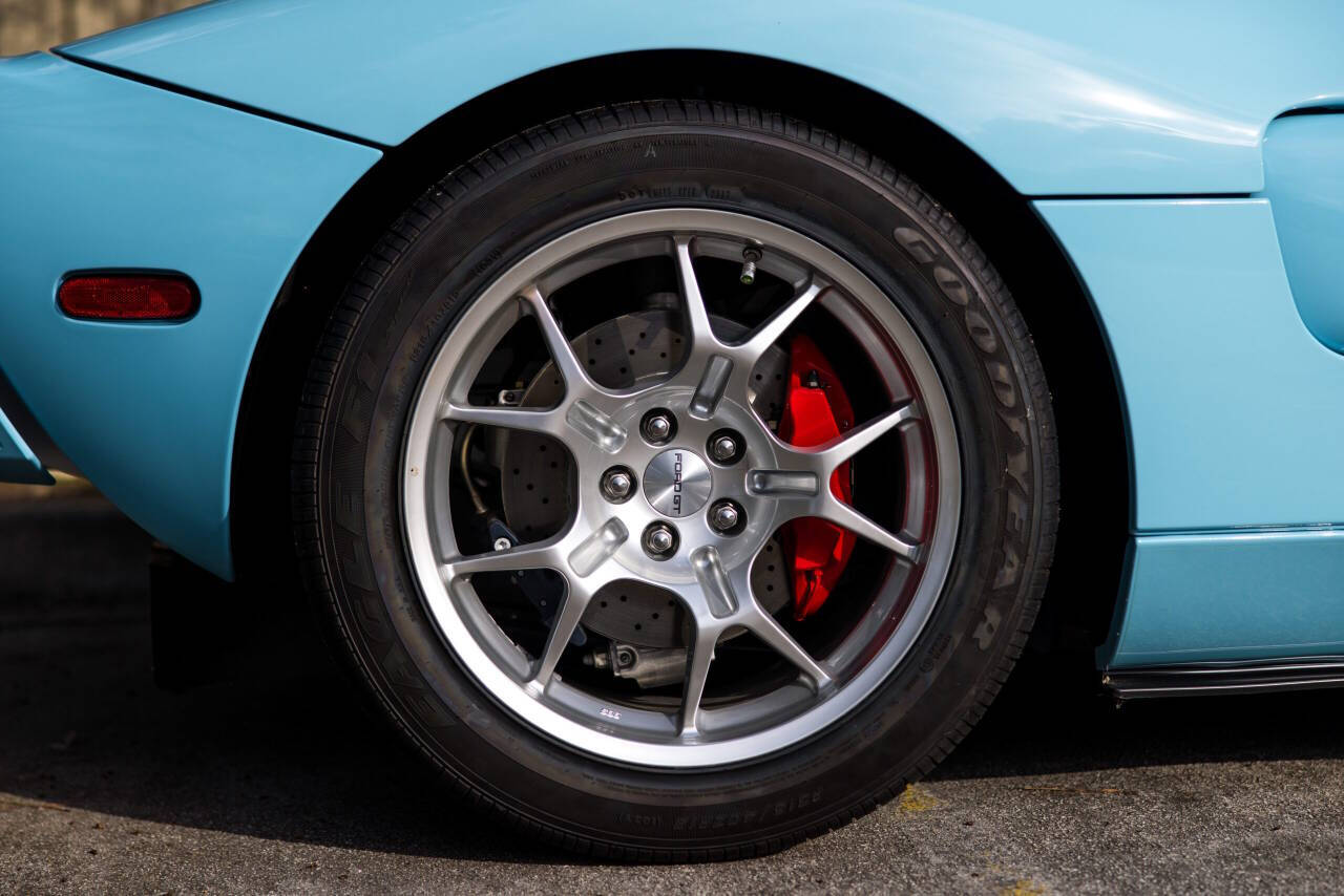 2006 Ford GT 14