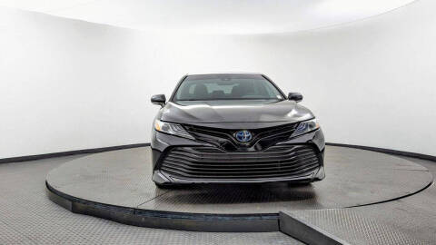 2020 Toyota Camry Hybrid XLE