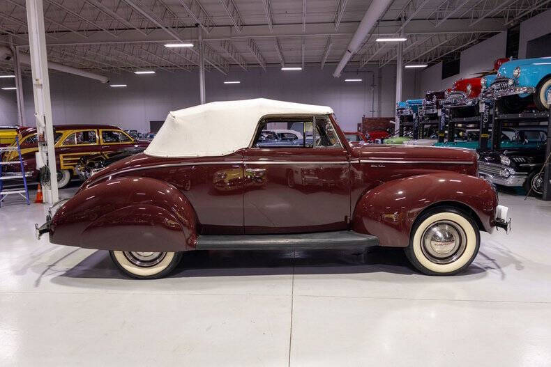 1940 Ford Deluxe