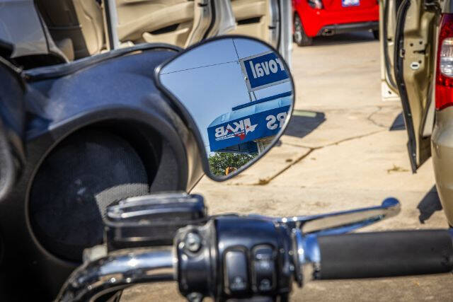 2011 Harley-Davidson FLHXI