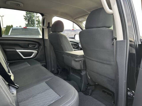 2017 Nissan Titan Platinum Reserve