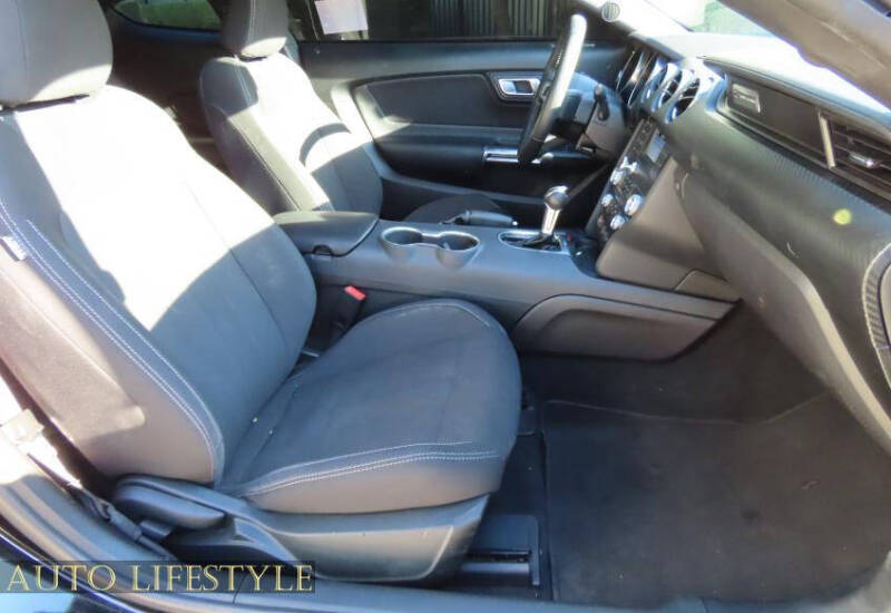 2022 Ford Mustang EcoBoost