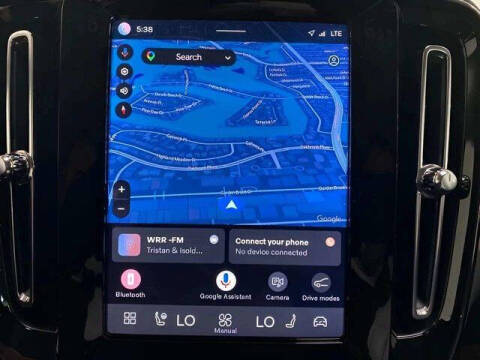 2025 Volvo XC40 B5 Plus Bright Theme