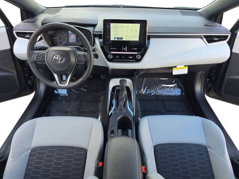 2025 Toyota Corolla Hatchback SE