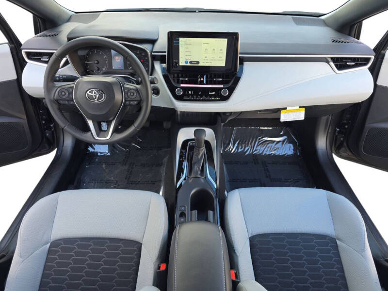 2025 Toyota Corolla Hatchback SE